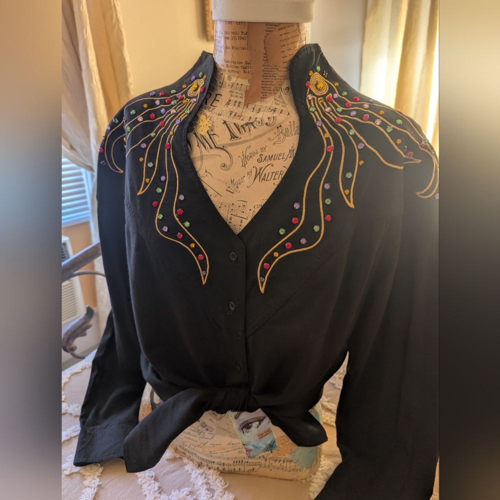 Vintage Western Shirt w rhinestones, gold stitching, Women's Cowgirl Rodeo shirt - Picture 2 of 11